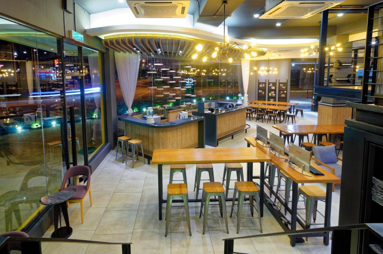 Bulatan Hostel Tanjong Aru Bagian luar foto